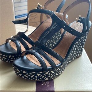 Clarks Black and White Patterned Wedges